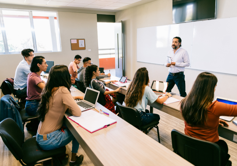 Becas MAEC-AECID 2025-2026: Cómo estudiar un máster en España